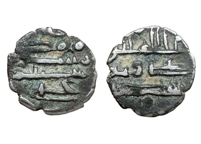 دامة أمراء السند علي بن عمر 300 هـ؟ - 3037 -